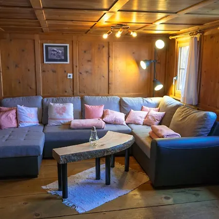 Moserhuus Holiday home Furna
